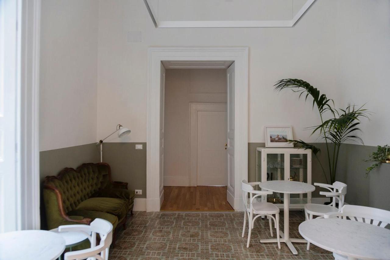 Interno21 Bed & Breakfast Наполи Екстериор снимка
