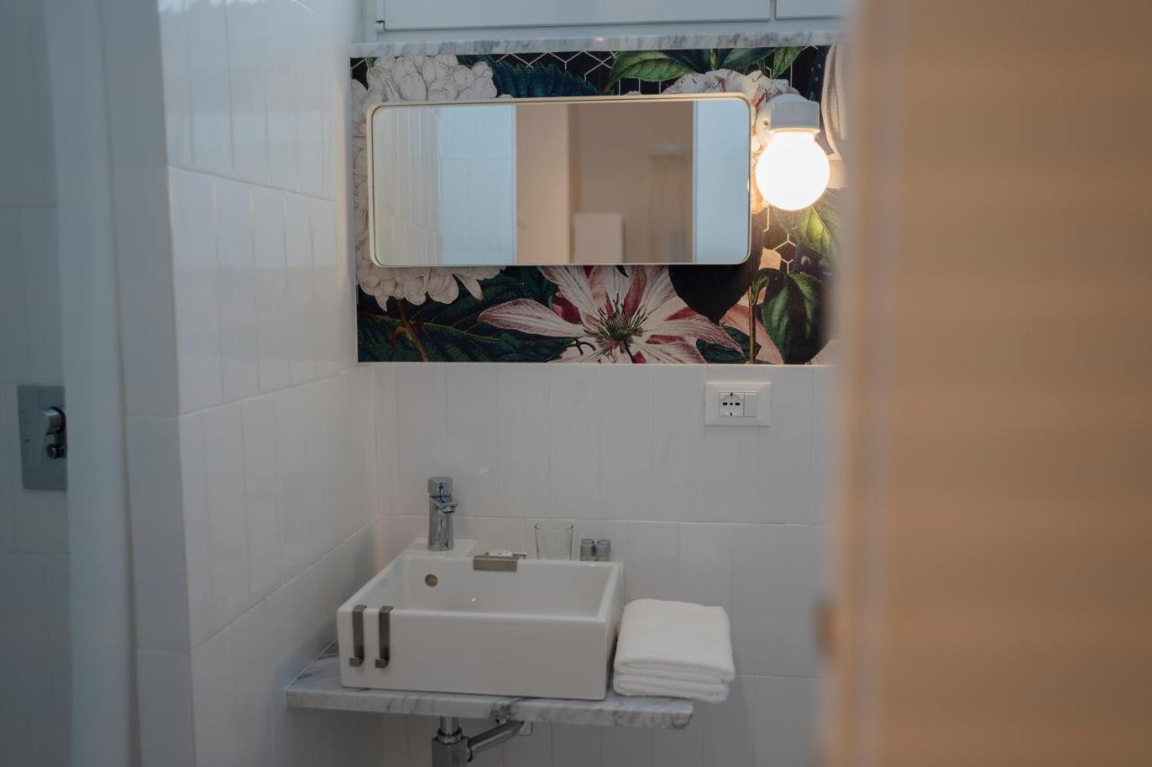 Interno21 Bed & Breakfast Наполи Екстериор снимка