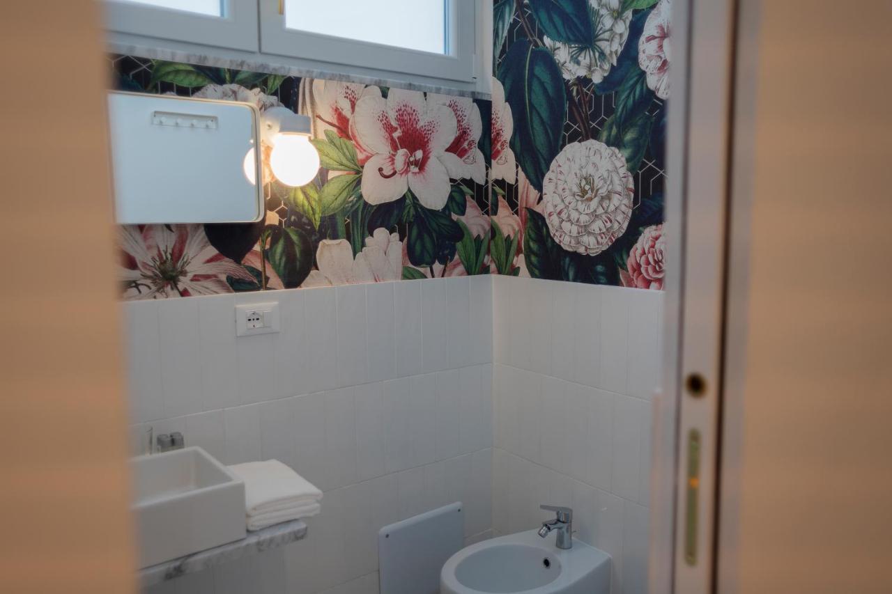 Interno21 Bed & Breakfast Наполи Екстериор снимка