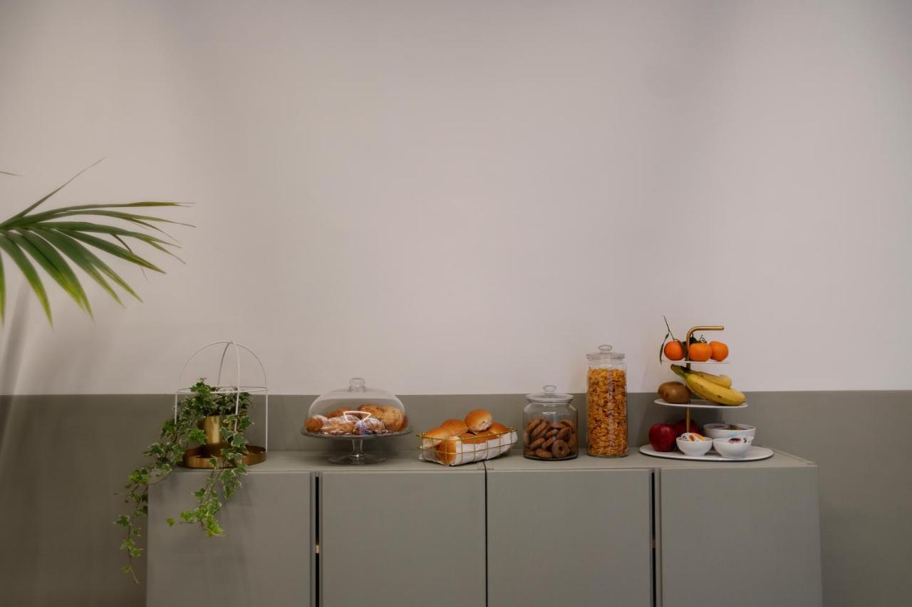Interno21 Bed & Breakfast Наполи Екстериор снимка
