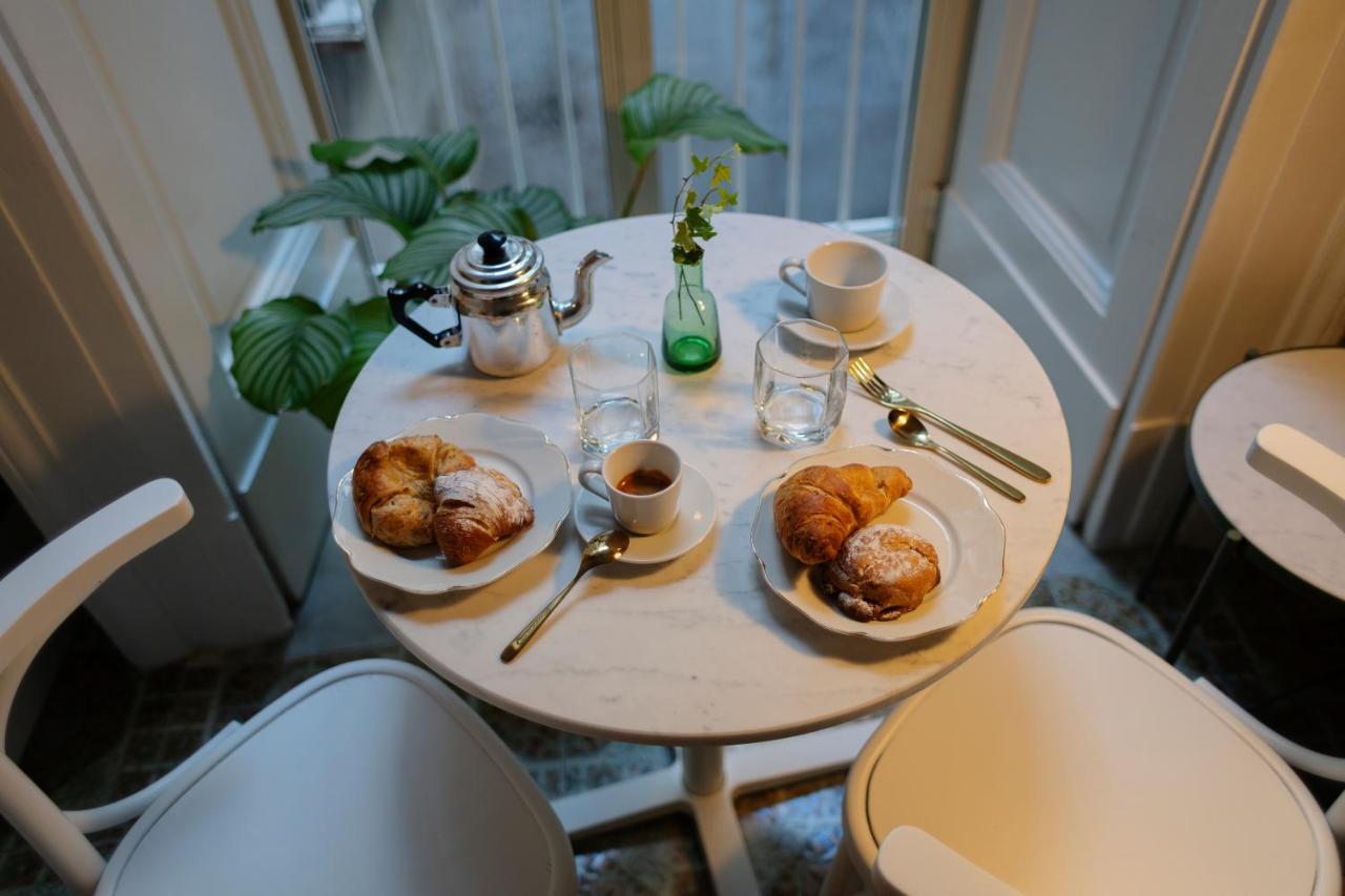 Interno21 Bed & Breakfast Наполи Екстериор снимка