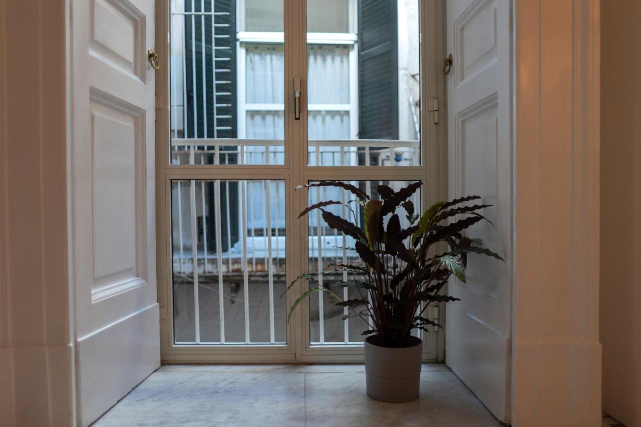 Interno21 Bed & Breakfast Наполи Екстериор снимка