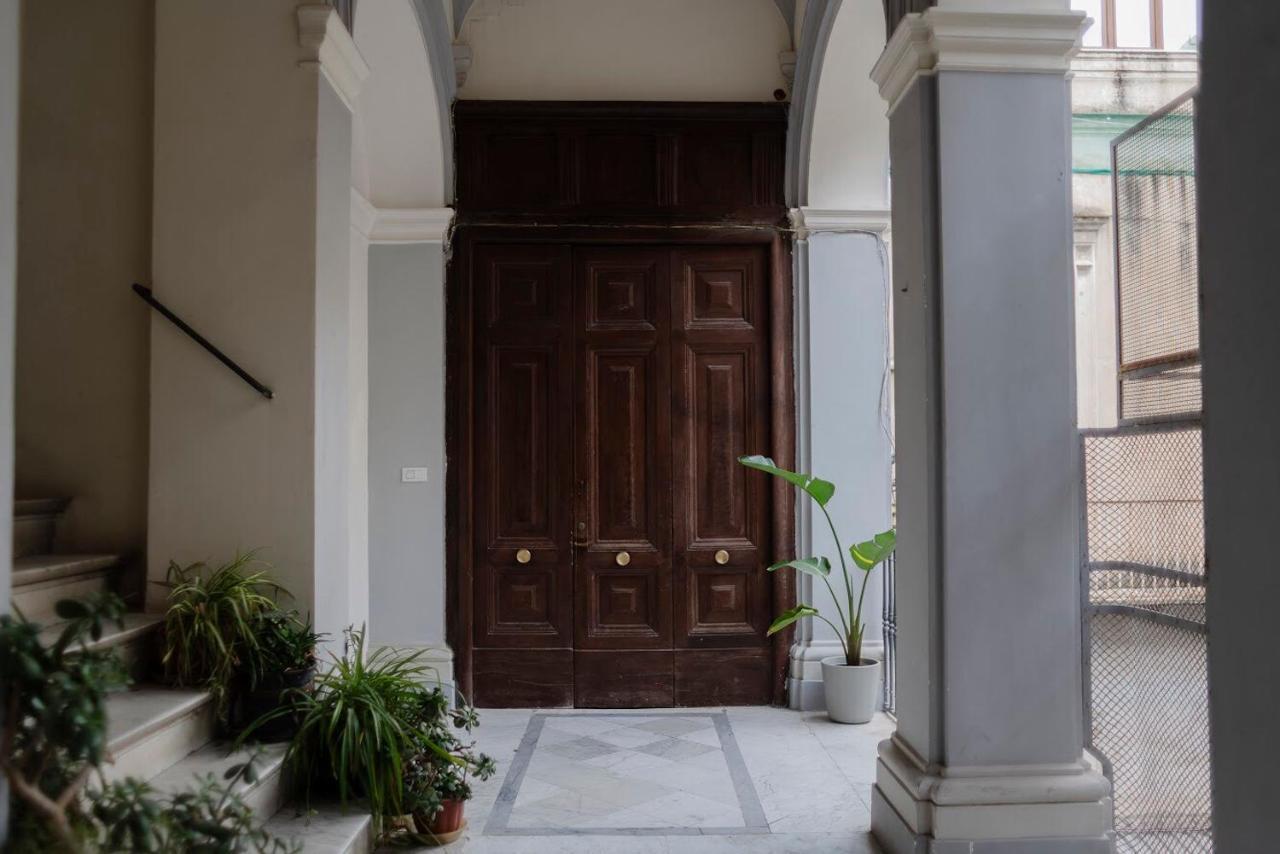 Interno21 Bed & Breakfast Наполи Екстериор снимка