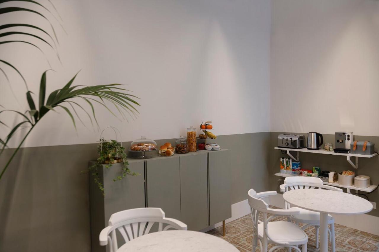 Interno21 Bed & Breakfast Наполи Екстериор снимка