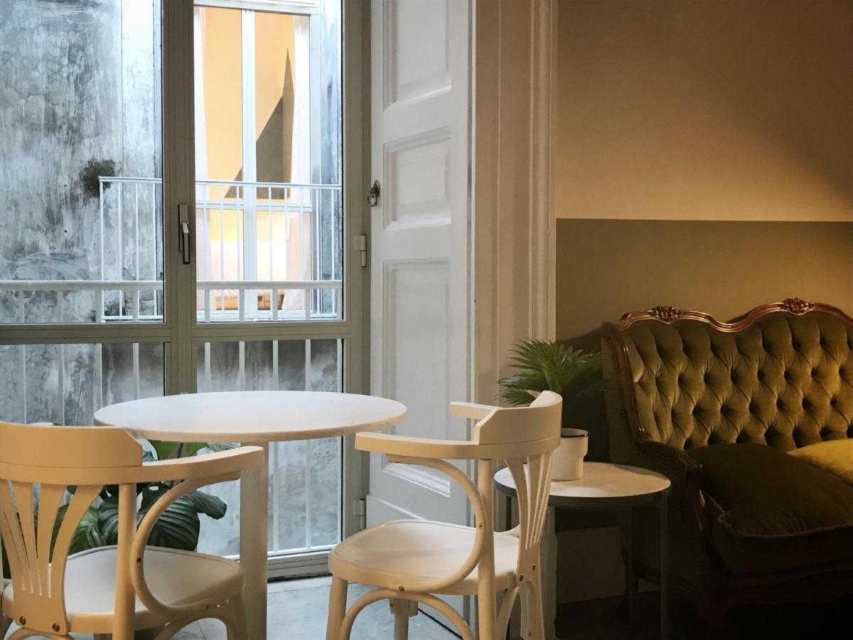 Interno21 Bed & Breakfast Наполи Екстериор снимка