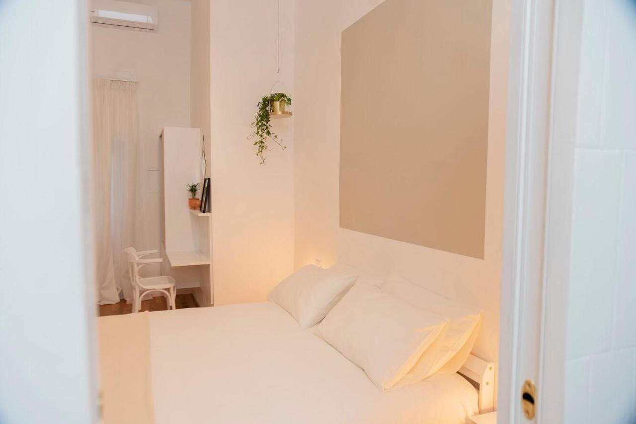 Interno21 Bed & Breakfast Наполи Екстериор снимка